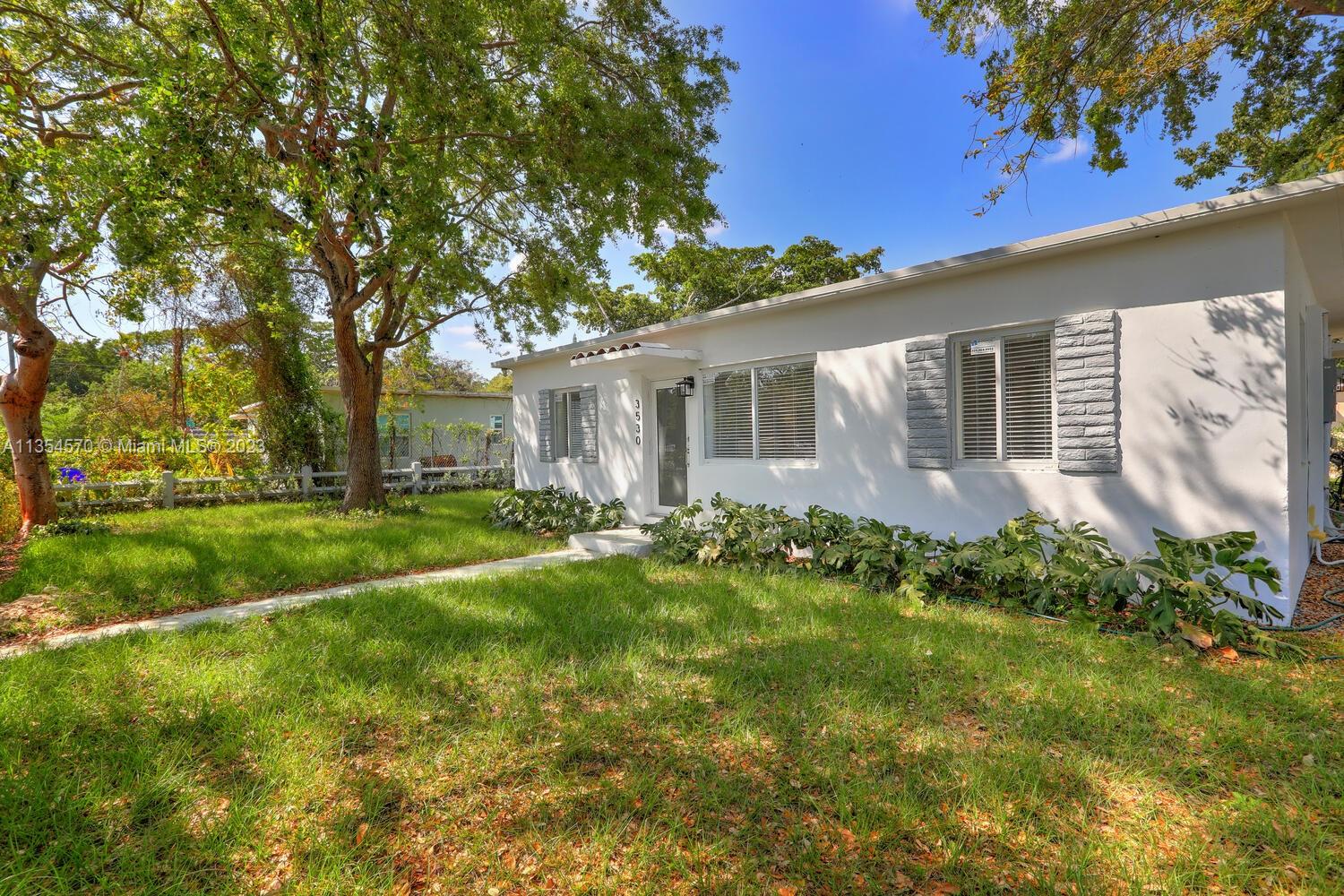 3530 Douglas Road Coconut Grove, FL 33133 - Photo 5 of 23