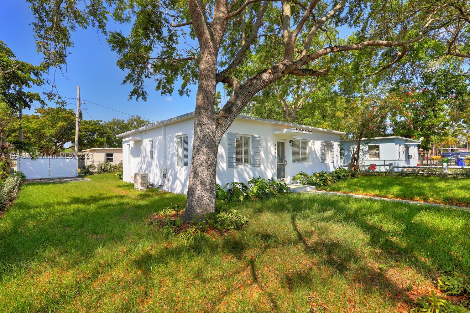 3530 Douglas Road Coconut Grove, FL 33133 - Photo 6 of 23