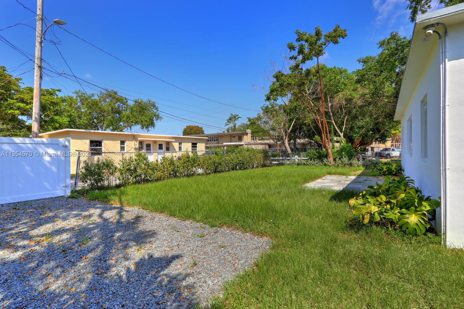 3530 Douglas Road Coconut Grove, FL 33133 - Photo 7 of 23