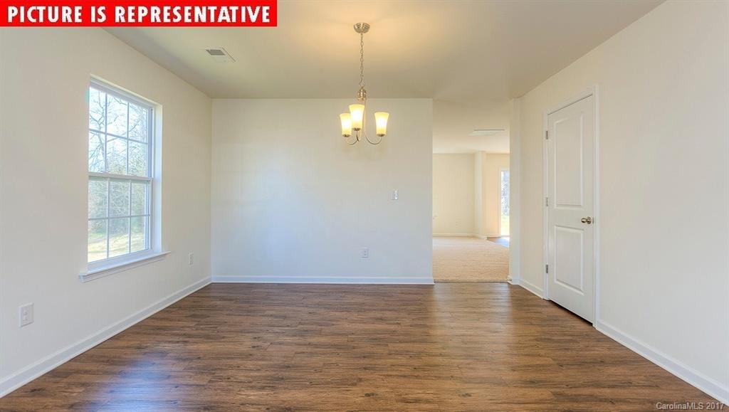 5303 Oakdale Ridge Road Charlotte, NC 28216 - Photo 4 of 18 Gallery Image 4
