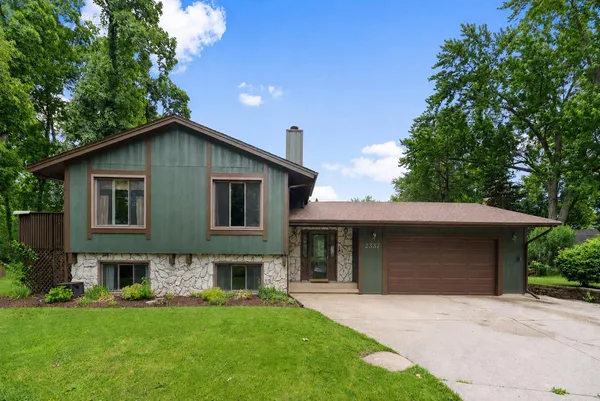 $359,900 | 2337 Four Seasons Parkway, Crown Point, IN 46307