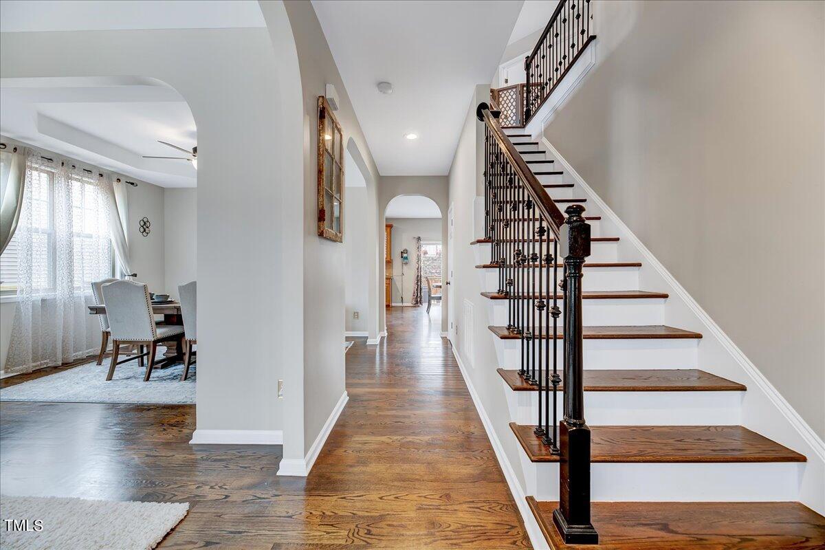 2708 Kinsley Place Raleigh, NC 27616 - Photo 3 of 30 Entry