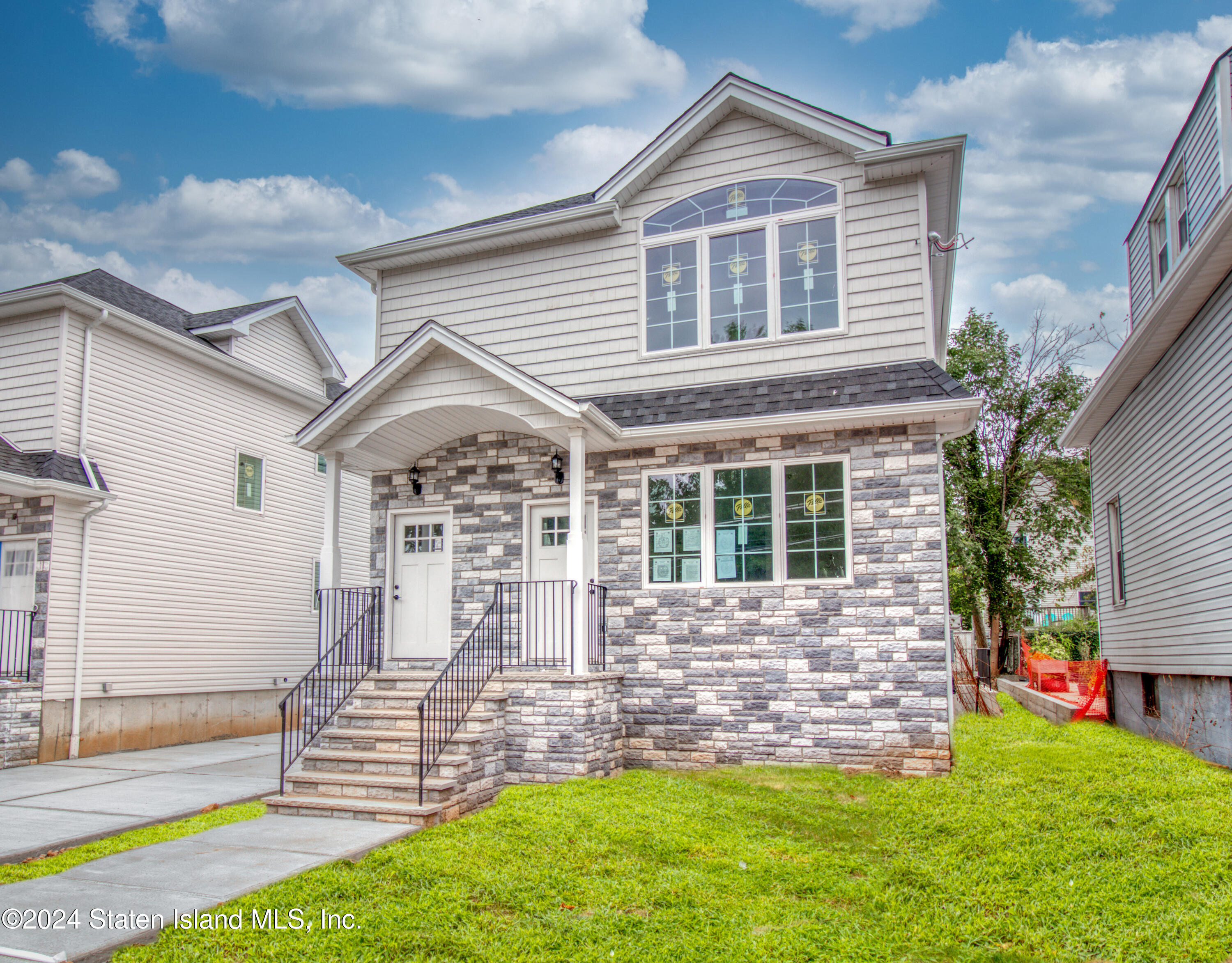 Welcome to 437 Clove Road!