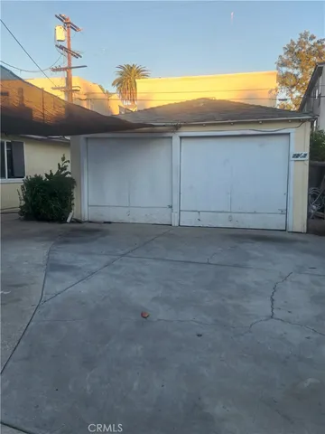 a view of backyard of a house