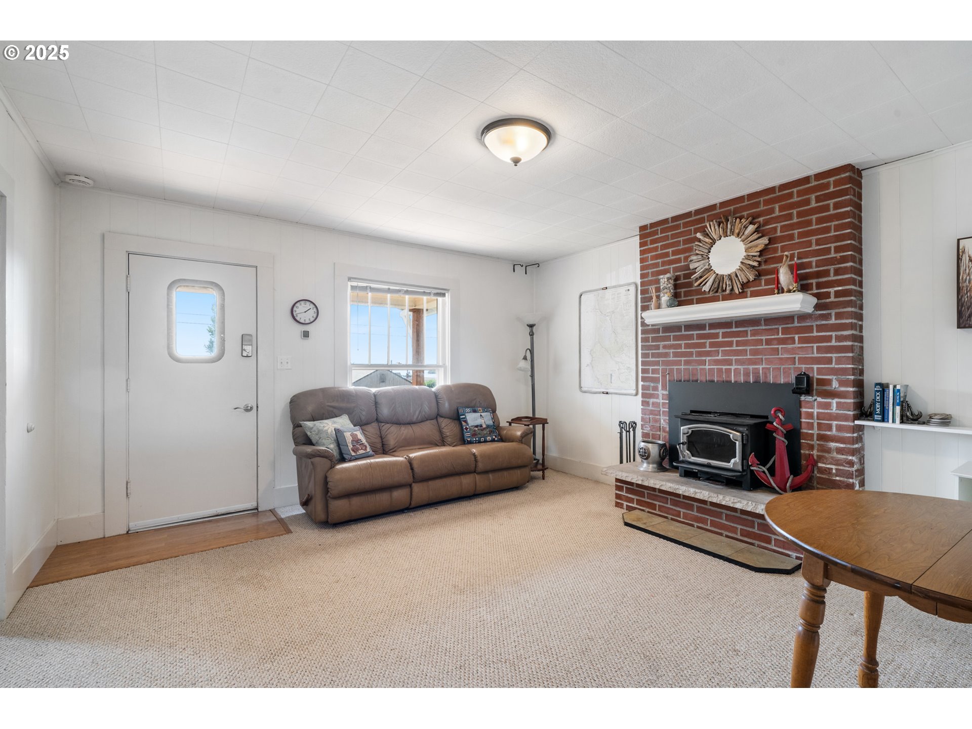 210 Cypress Avenue Garibaldi, OR 97118 - Photo 5 of 29