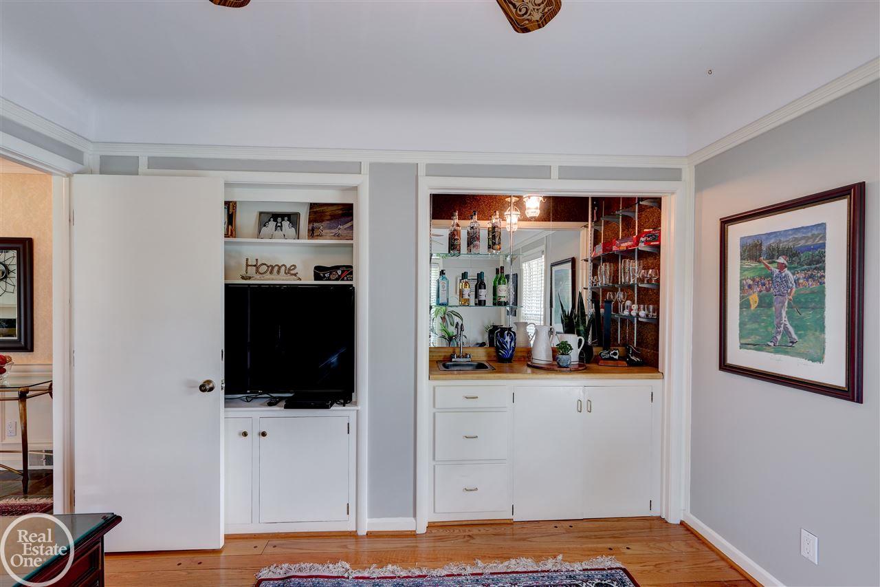 1160 South Renaud Road Grosse Pointe Woods, MI 48236 - Photo 34 of 48