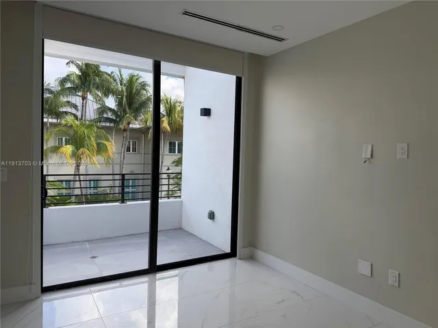 $14,500 | 570 Fernwood Road, Key Biscayne, FL 33149