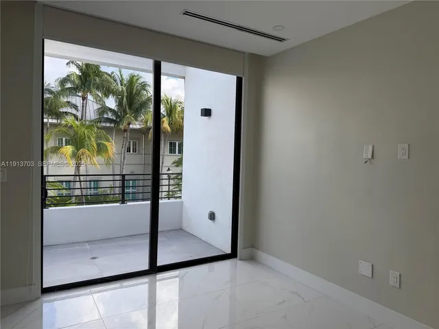 $14,500 | 570 Fernwood Road, Key Biscayne, FL 33149