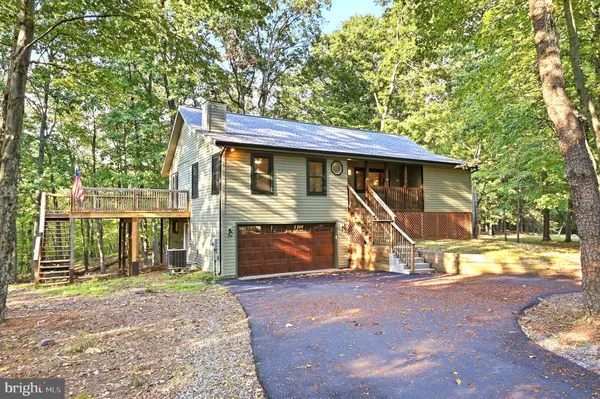 $425,000 | 4 Peace Pipe Lane, Hedgesville, WV 25427