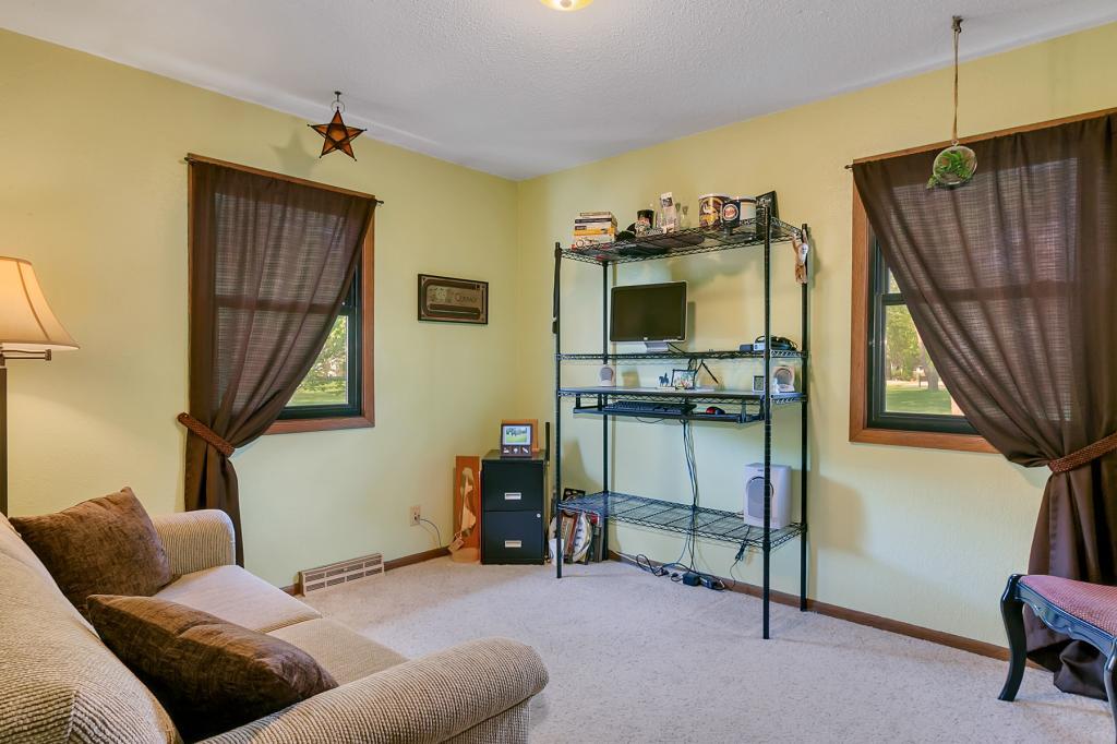 1531 Poppy Road St. Cloud, MN 56303 - Photo 15 of 34
