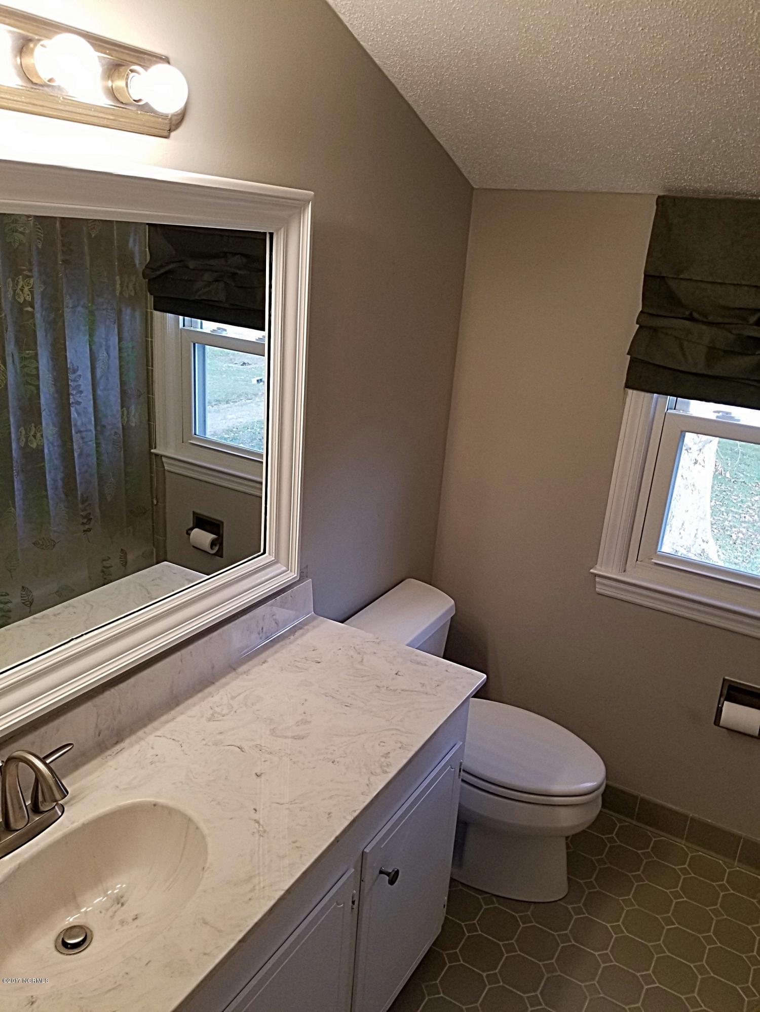 1524 Middle Sound Loop Road Wilmington, NC 28411 - Photo 24 of 30 2nd Bath