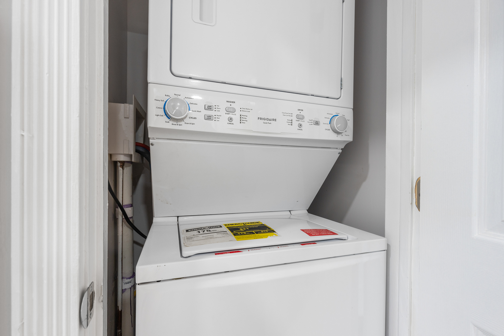 388 Nancy Lane Wheeling, IL 60090 - Photo 16 of 22 a utility room with dryer and washer