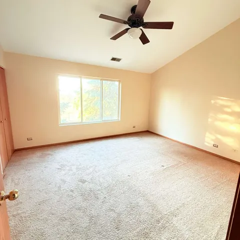 $2,250 | 705 Blossom Court, Naperville, IL 60540