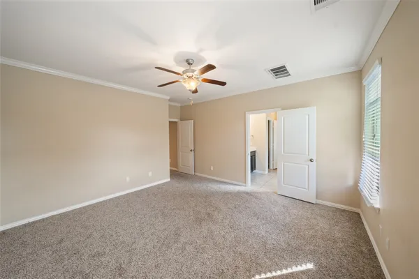 $2,300 | 667 Oak Cir Drive East, Conroe, TX 77301