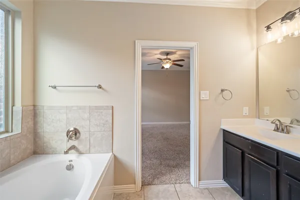 $2,300 | 667 Oak Cir Drive East, Conroe, TX 77301