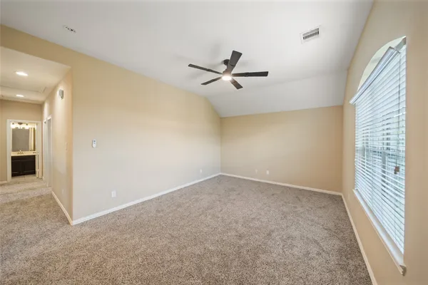 $2,300 | 667 Oak Cir Drive East, Conroe, TX 77301