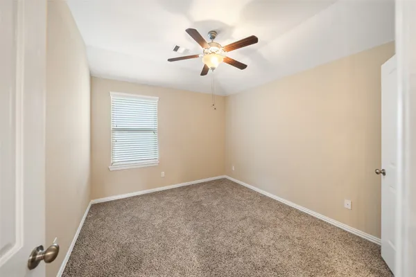 $2,300 | 667 Oak Cir Drive East, Conroe, TX 77301