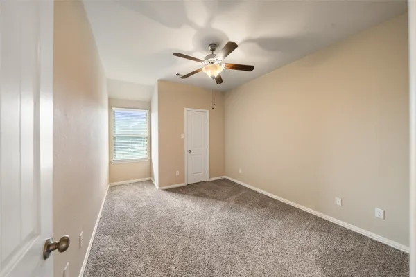 $2,300 | 667 Oak Cir Drive East, Conroe, TX 77301