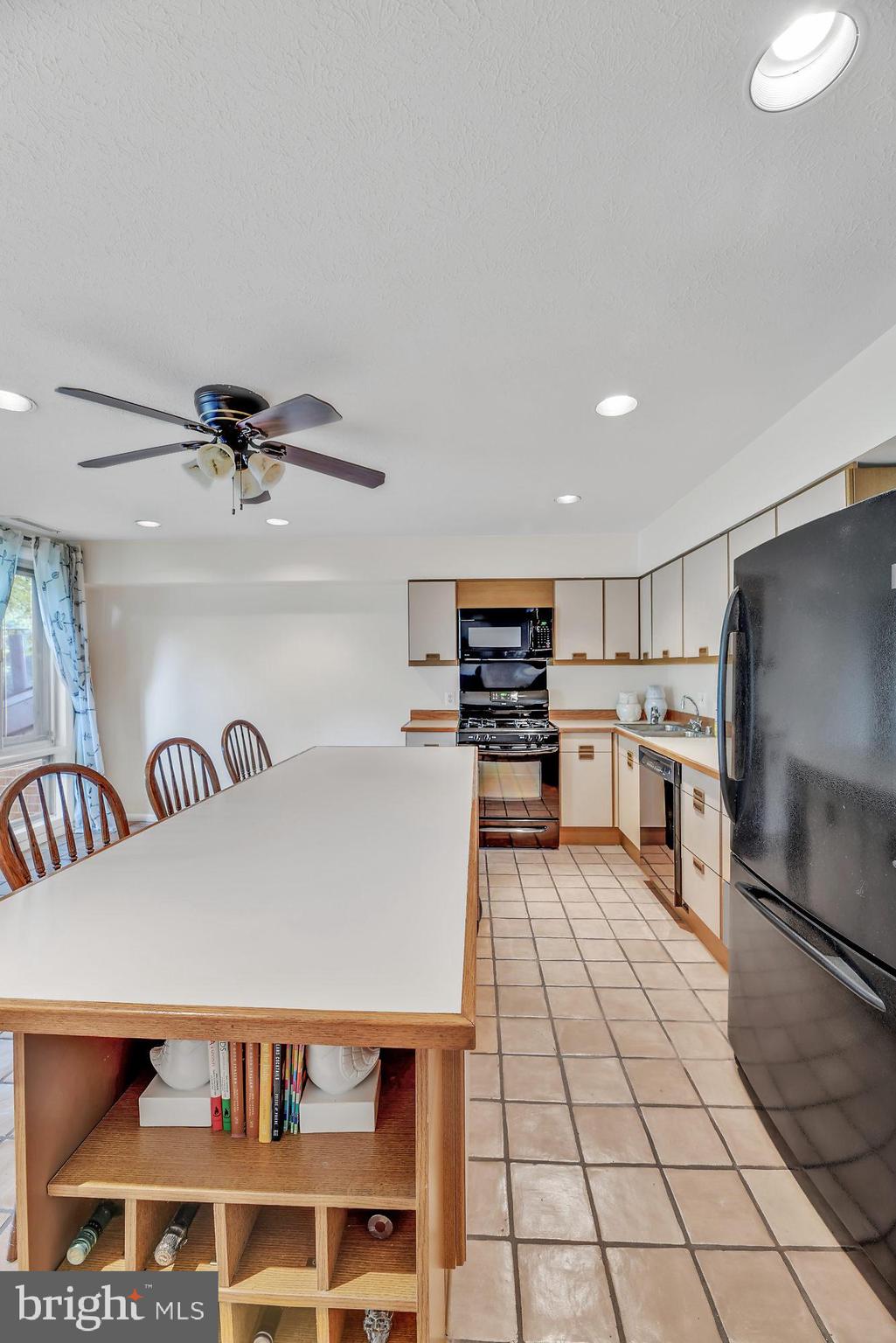 11 Cross Keys Road, Unit 11E Baltimore, MD 21210 - Photo 11 of 26 Gallery Image 11