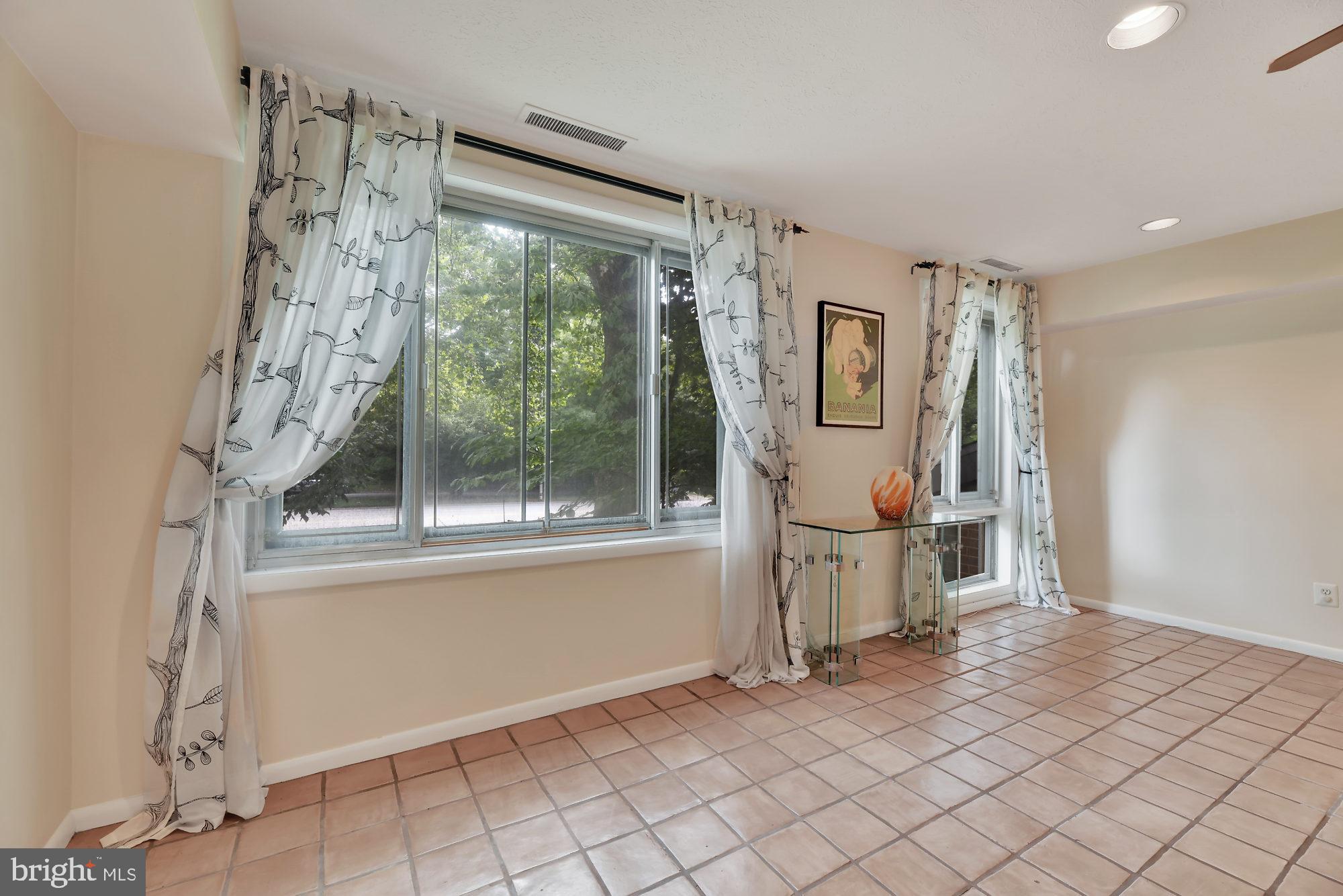 11 Cross Keys Road, Unit 11E Baltimore, MD 21210 - Photo 12 of 26 Gallery Image 12