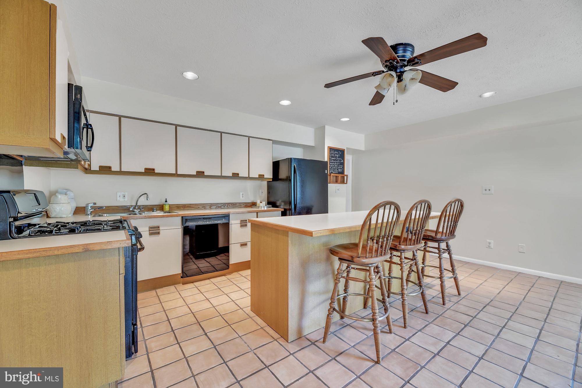 11 Cross Keys Road, Unit 11E Baltimore, MD 21210 - Photo 9 of 26 Gallery Image 9
