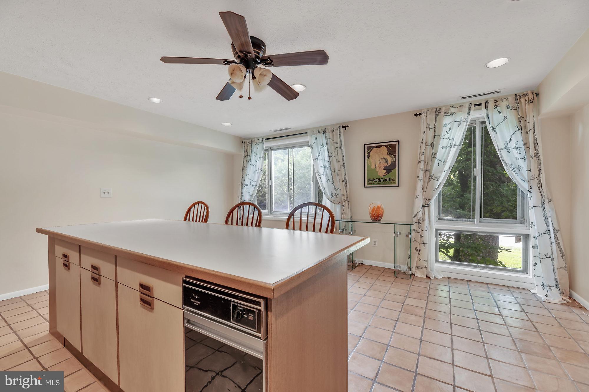 11 Cross Keys Road, Unit 11E Baltimore, MD 21210 - Photo 10 of 26 Gallery Image 10