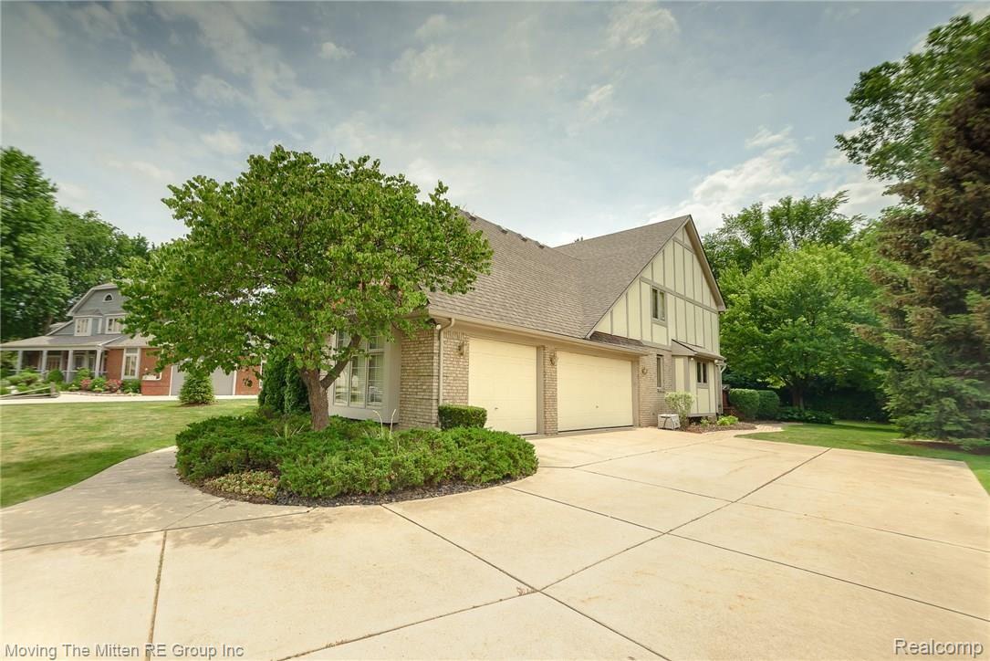 18920 Van Road Livonia, MI 48152 - Photo 52 of 65 mtm_18920_van-8.jpg