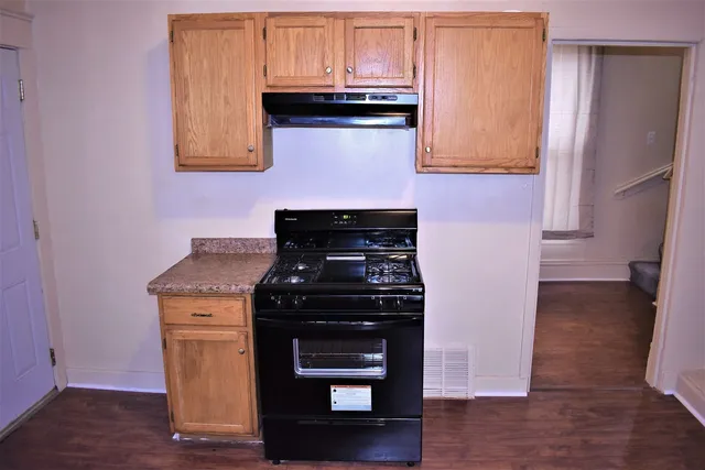 $2,000 | 4835 West Congress Parkway, Chicago, IL 60644