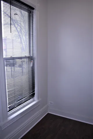 $2,000 | 4835 West Congress Parkway, Chicago, IL 60644