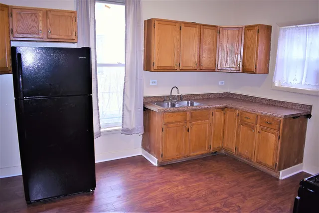 $2,000 | 4835 West Congress Parkway, Chicago, IL 60644