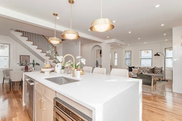 $2,999,000 | 123-125 Mt Vernon Street, Newton, MA 02465