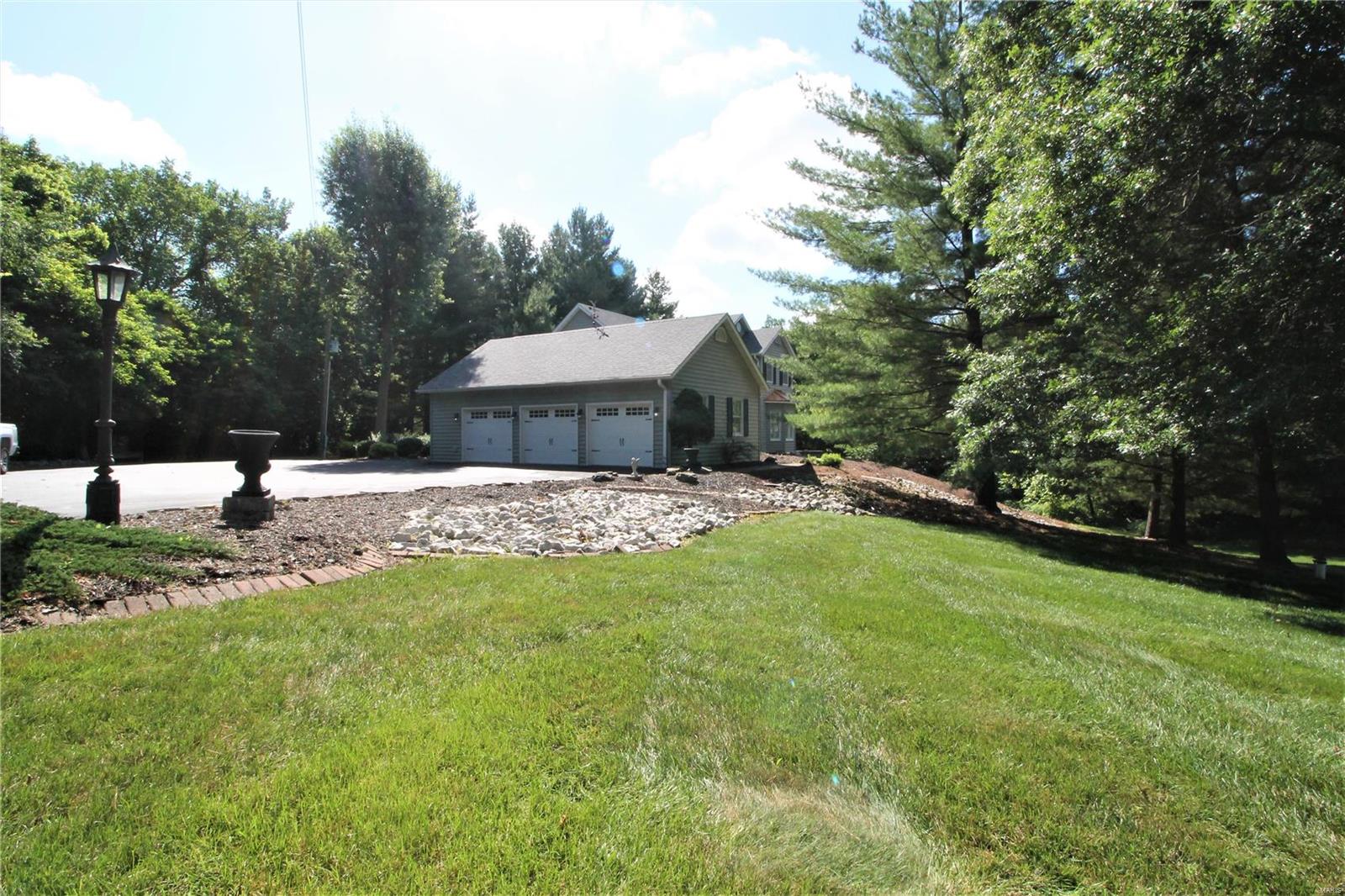 546 Troy Ofallon Road Troy, IL 62294 - Photo 6 of 59