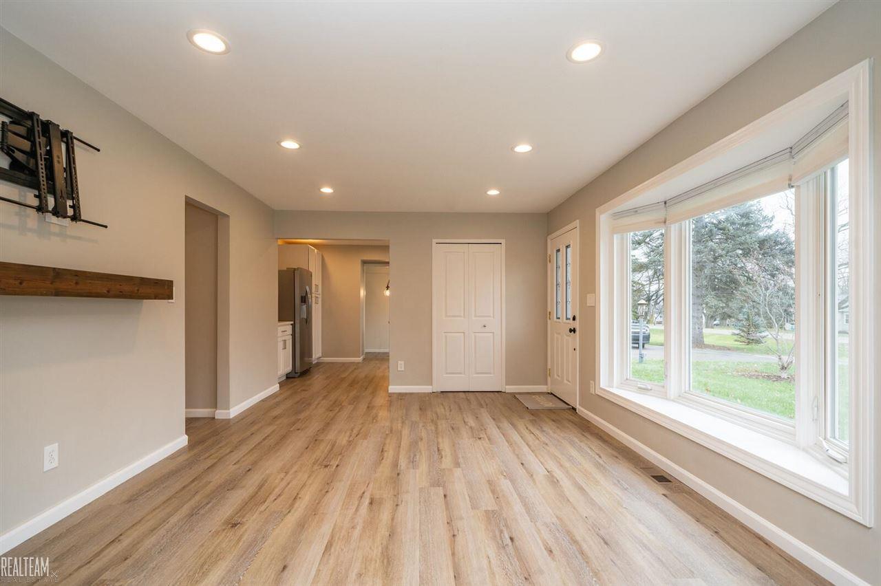 340 Lehigh Road Rochester, MI 48307 - Photo 5 of 29 50062869-4.JPG