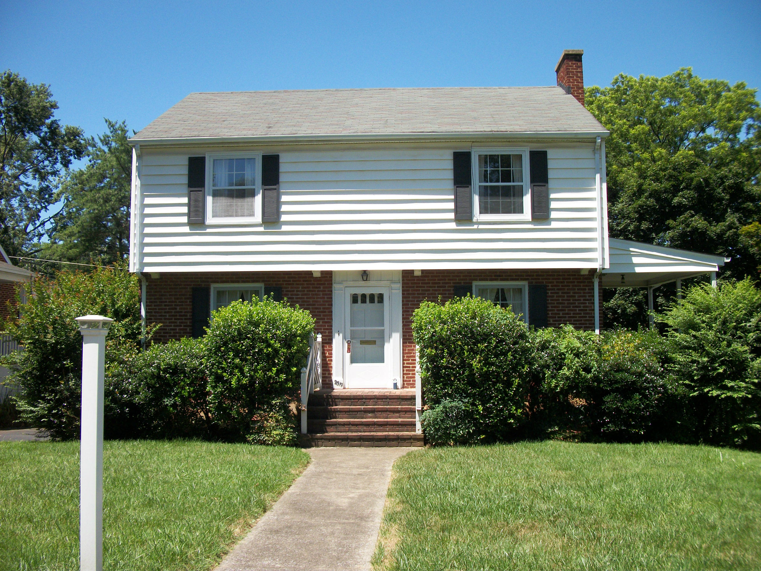 2319 York Road Southwest Roanoke, VA 24015 - Photo 2 of 20 100_1681