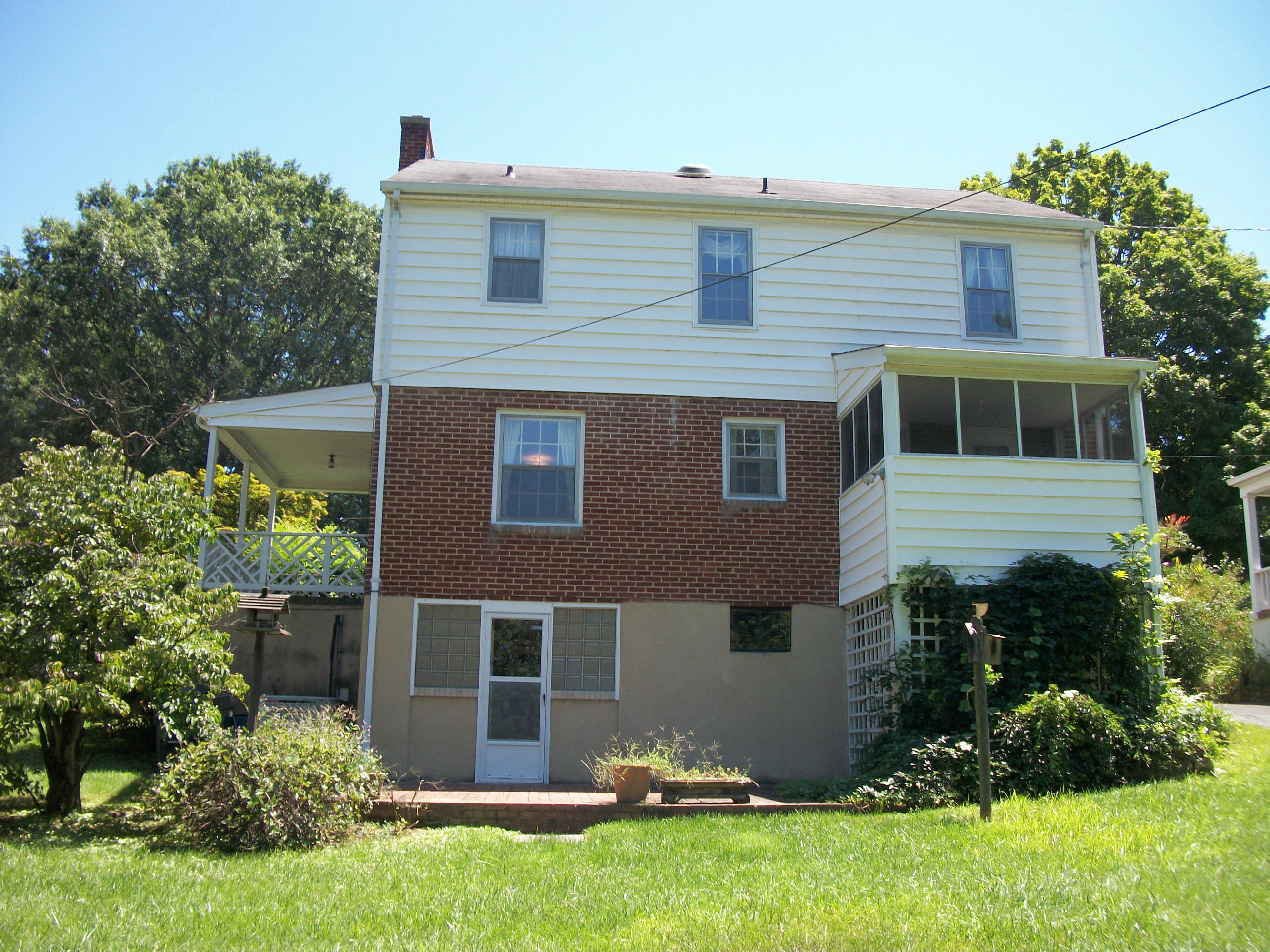 2319 York Road Southwest Roanoke, VA 24015 - Photo 13 of 20 100_1699