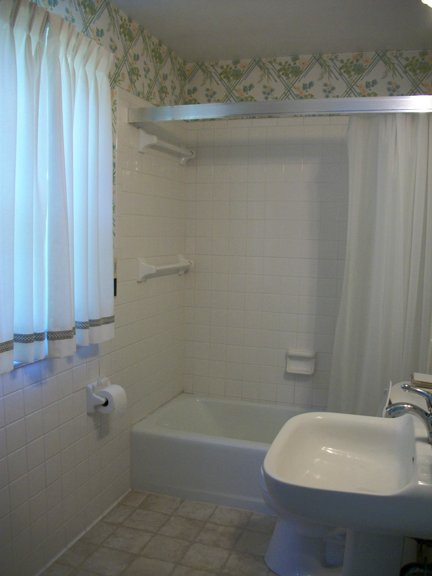 2319 York Road Southwest Roanoke, VA 24015 - Photo 16 of 20 100_1707