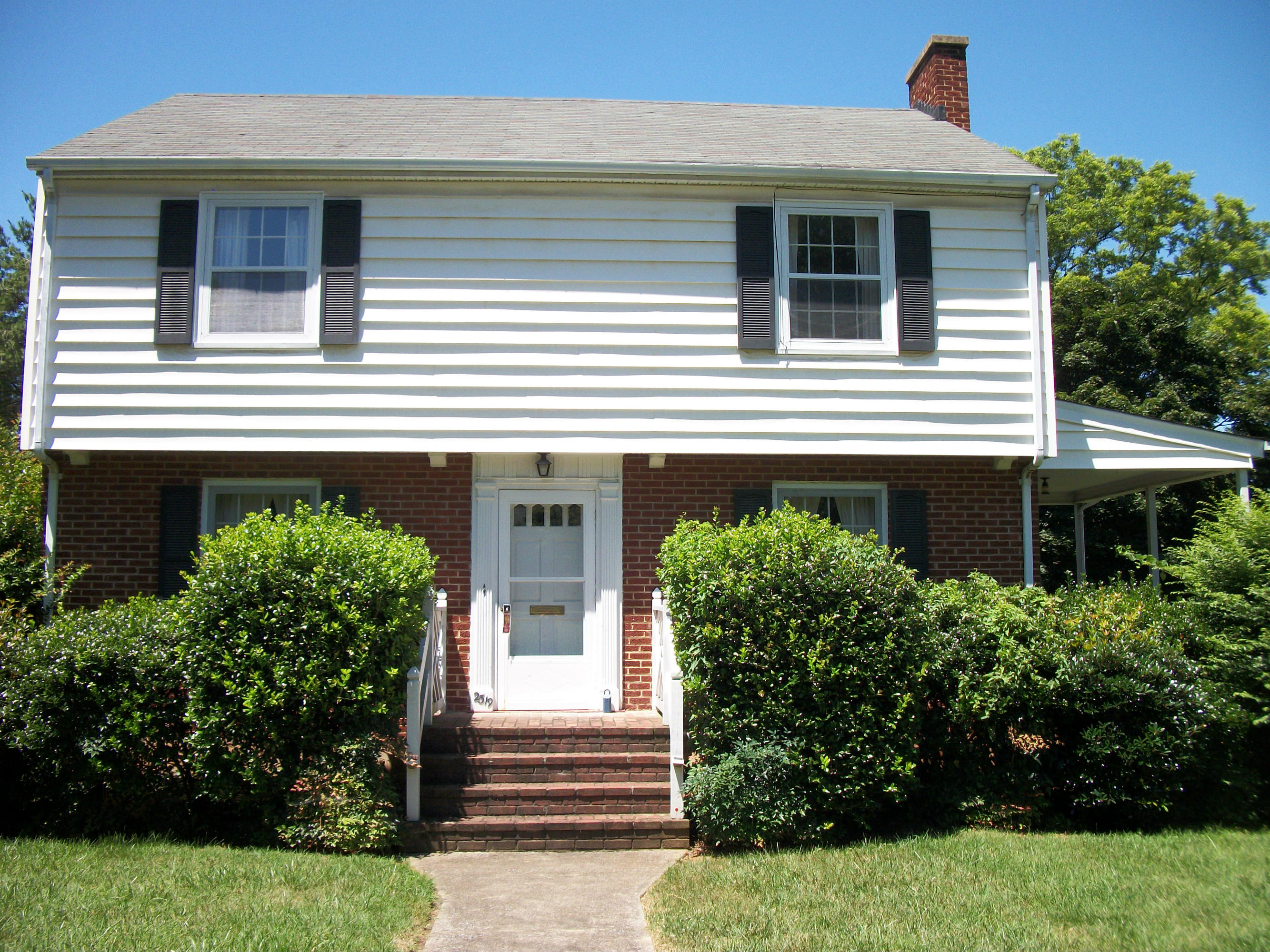2319 York Road Southwest Roanoke, VA 24015 - Photo 3 of 20 100_1682