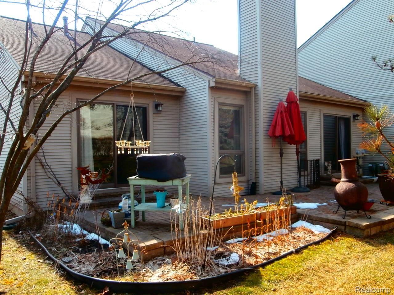 730 Hamilton Court Rochester, MI 48307 - Photo 1 of 39 FRONT PHOTO.JPG