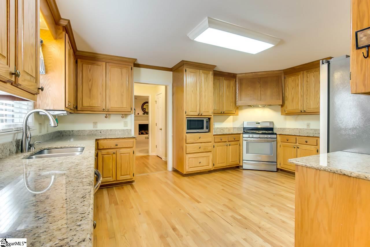 108 Hunting Ridge Court Simpsonville, SC 29680 - Photo 14 of 36 Gallery Image 14