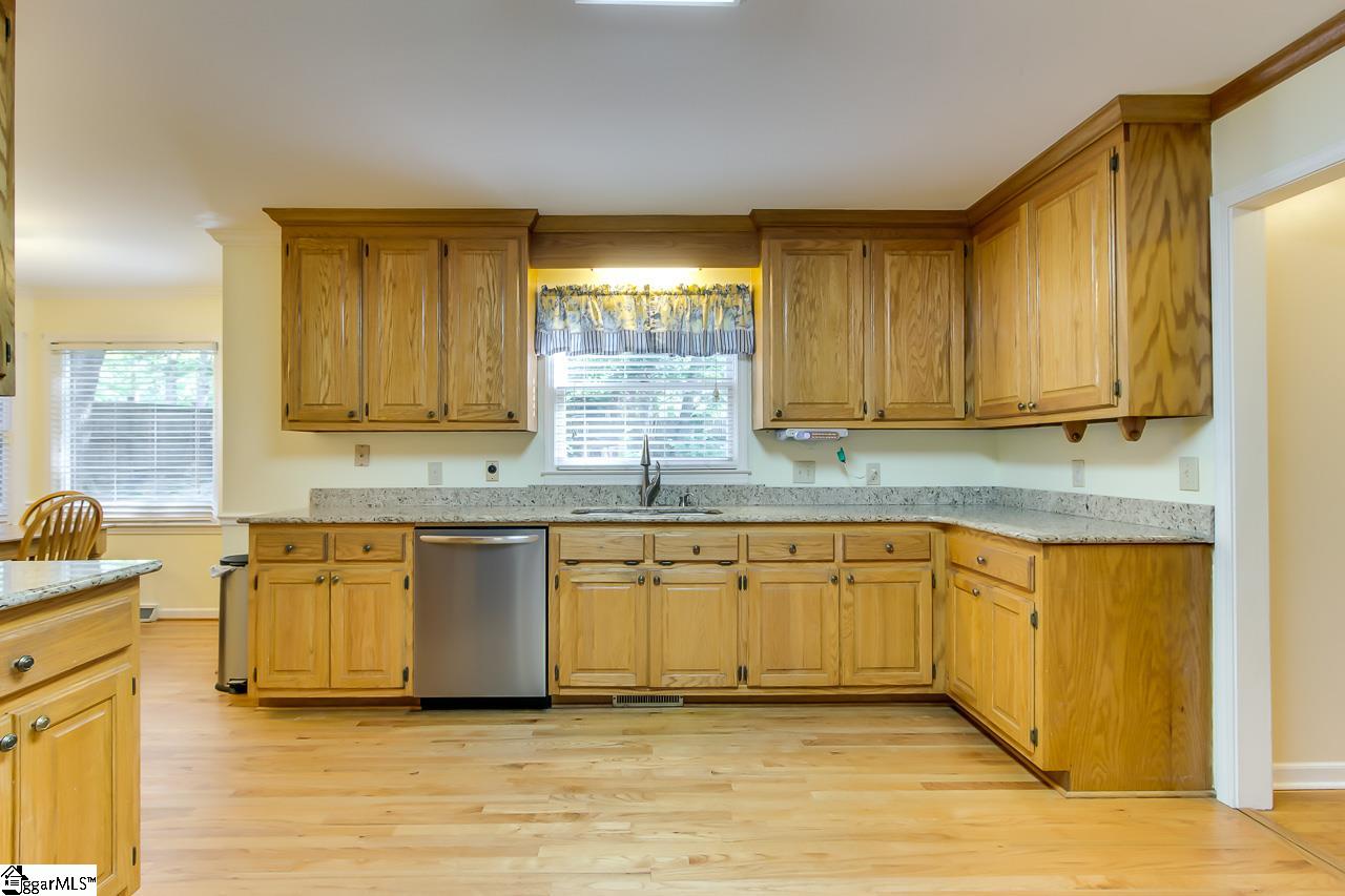 108 Hunting Ridge Court Simpsonville, SC 29680 - Photo 17 of 36 Gallery Image 17