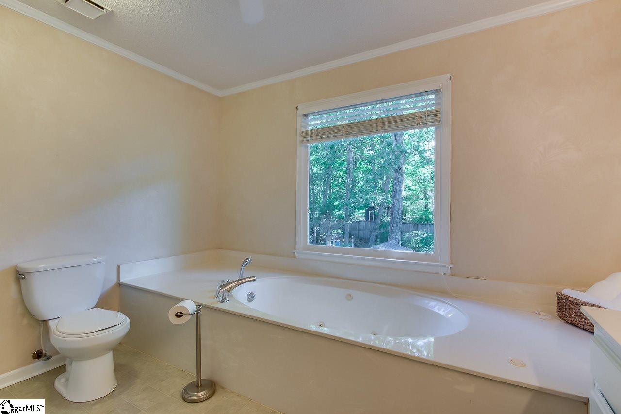 108 Hunting Ridge Court Simpsonville, SC 29680 - Photo 25 of 36 Gallery Image 25
