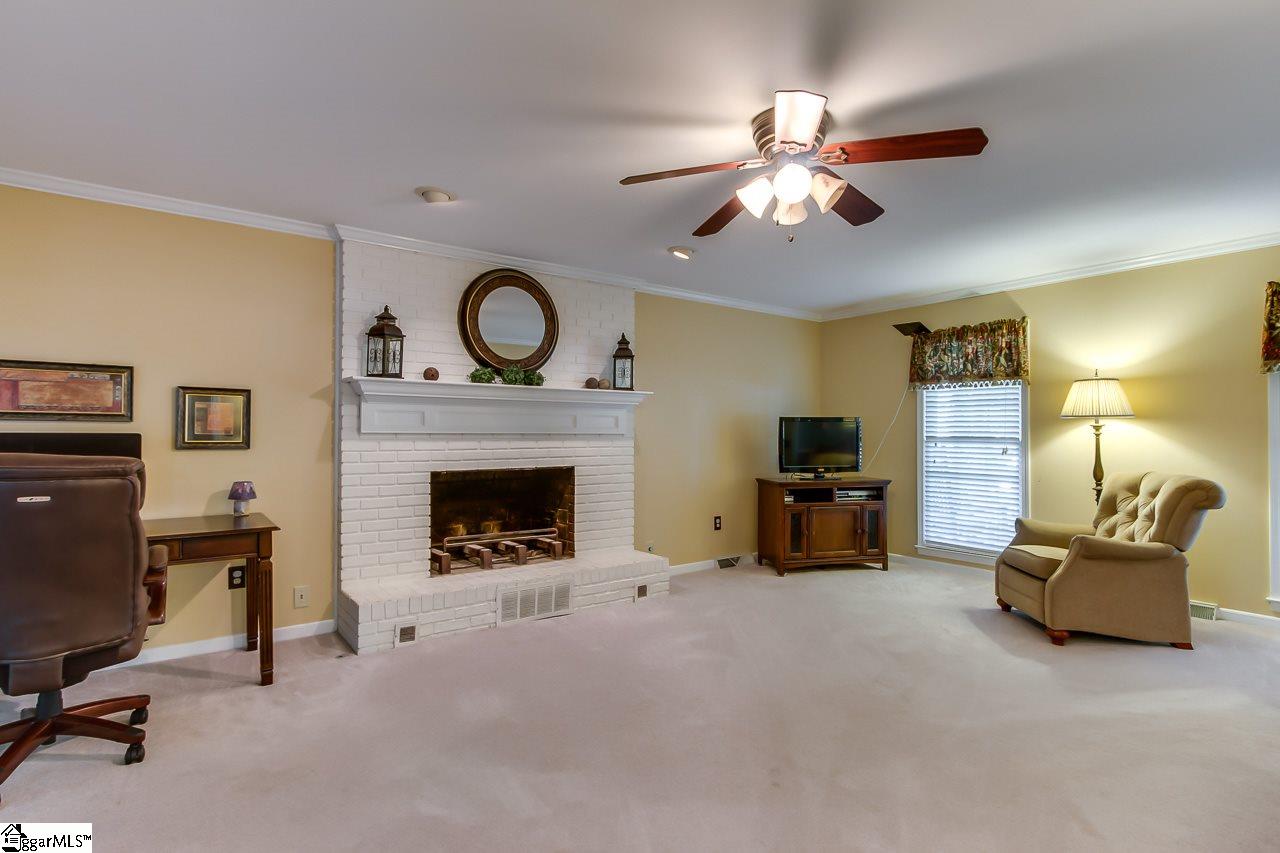 108 Hunting Ridge Court Simpsonville, SC 29680 - Photo 9 of 36 Gallery Image 9