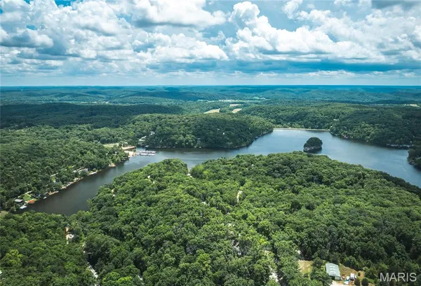 $395,000 | 585 North Skyline Drive, New Florence, MO 63363