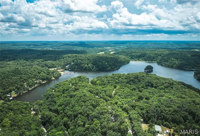 $395,000 | 585 North Skyline Drive, New Florence, MO 63363