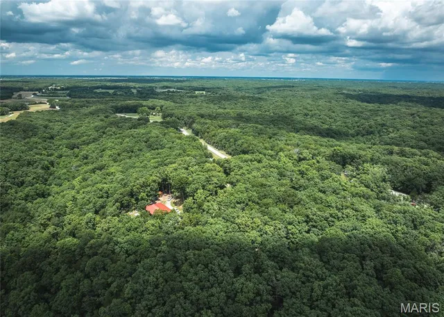 $395,000 | 585 North Skyline Drive, New Florence, MO 63363