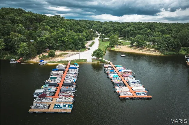 $395,000 | 585 North Skyline Drive, New Florence, MO 63363