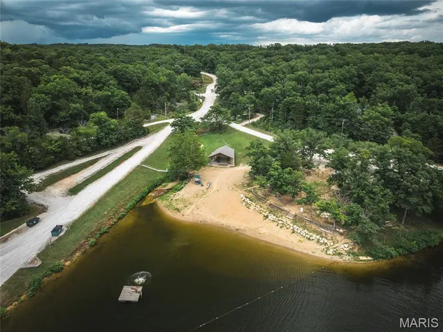 $395,000 | 585 North Skyline Drive, New Florence, MO 63363