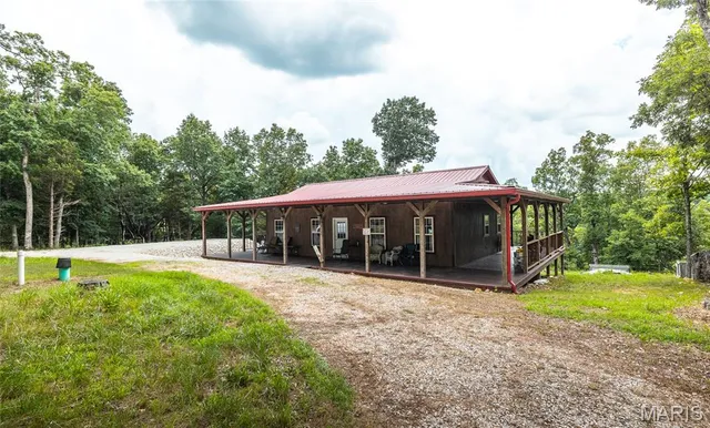 $395,000 | 585 North Skyline Drive, New Florence, MO 63363