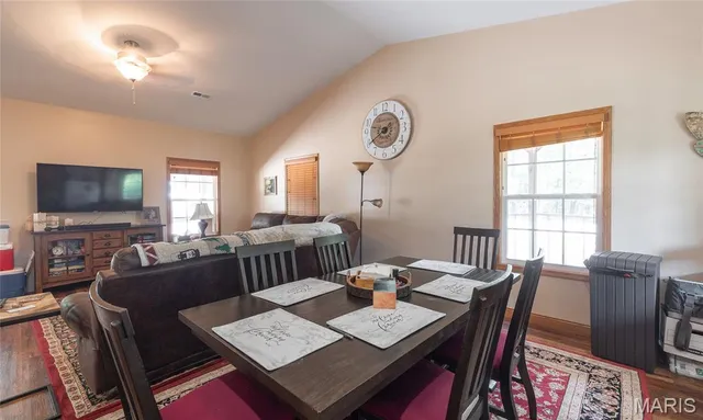 $395,000 | 585 North Skyline Drive, New Florence, MO 63363