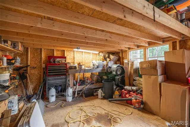 $395,000 | 585 North Skyline Drive, New Florence, MO 63363